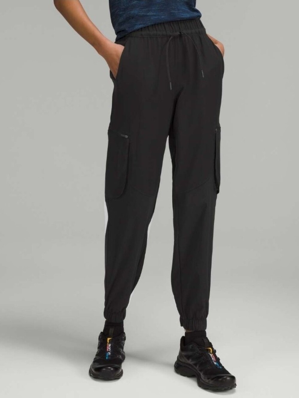 Lululemon Relaxed Mid-Rise Cargo Pant Black Size 0